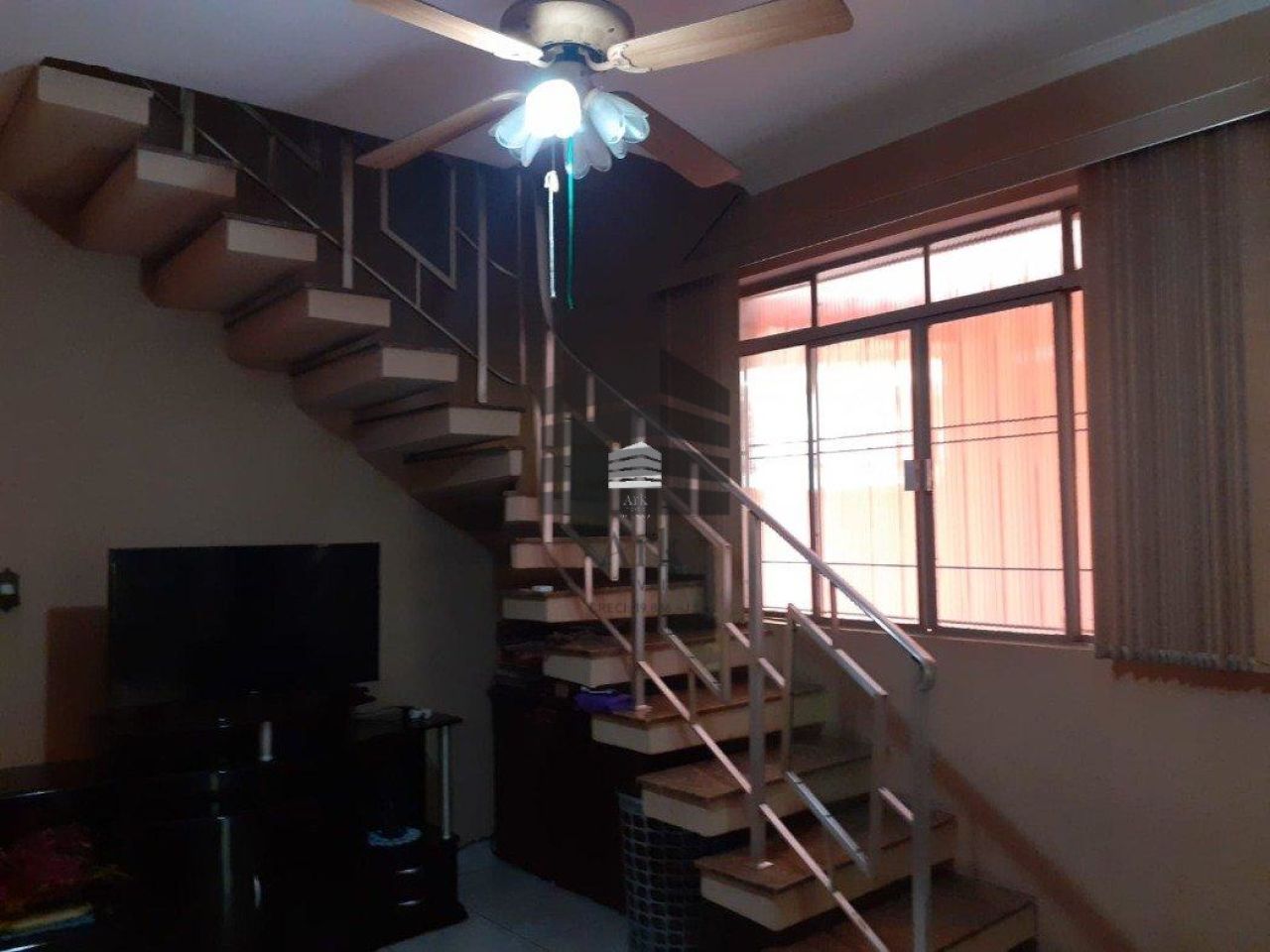 Sobrado à venda na Alves RibeiroCambuci - CM981016.jpg