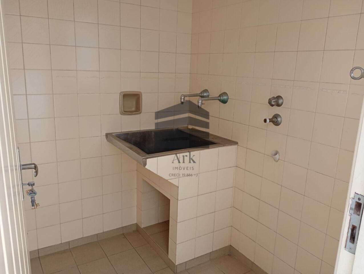 Casa à venda na Albina BarbosaAclimação - CM18121010.jpg
