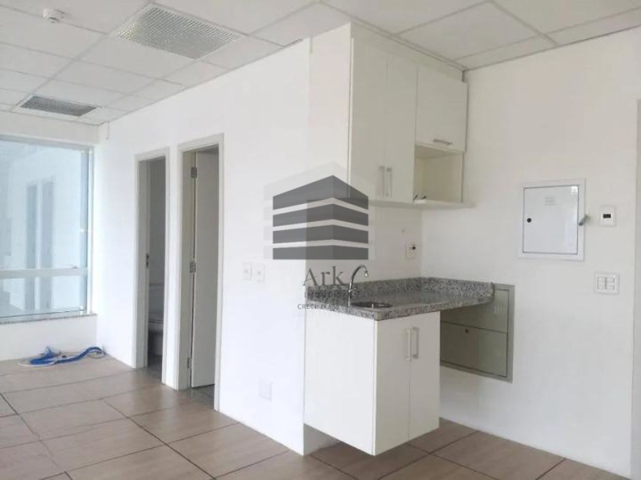 Sala Comercial para alugar na JabaquaraMirandópolis - CM17031015.jpg