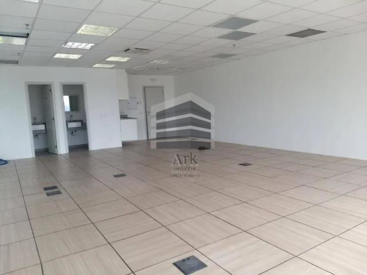 Sala Comercial para alugar na JabaquaraMirandópolis - CM17031017.jpg