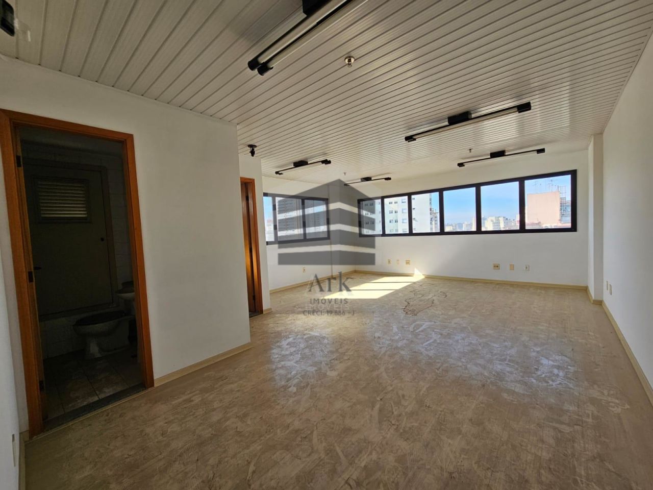 Sala Comercial aluguel Chácara Inglesa - Referência CM14811