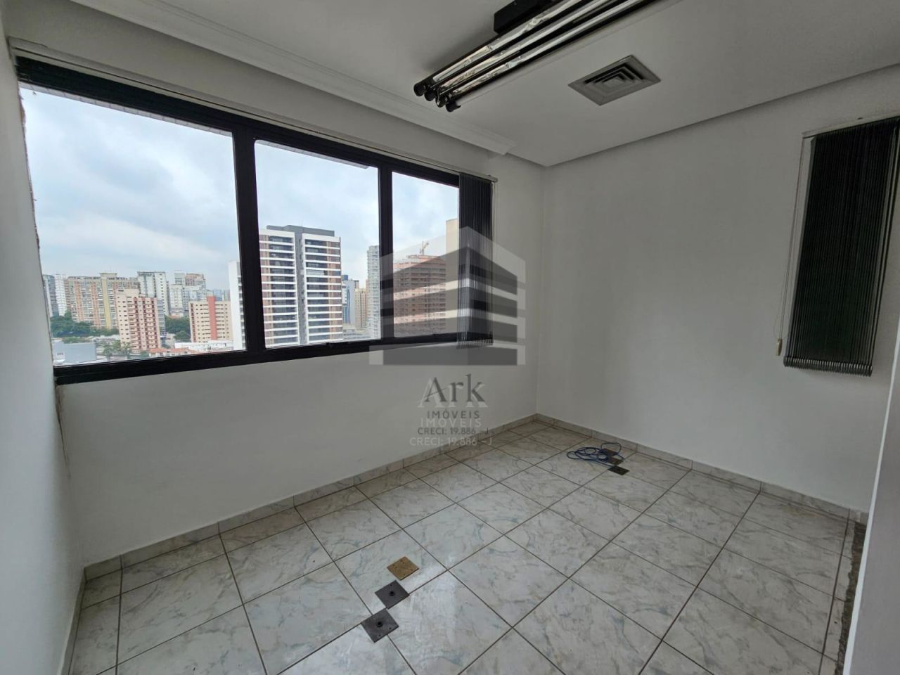 Sala Comercial à venda na Rua Tenente Gomes RibeiroVila Clementino - CM14157004.jpg