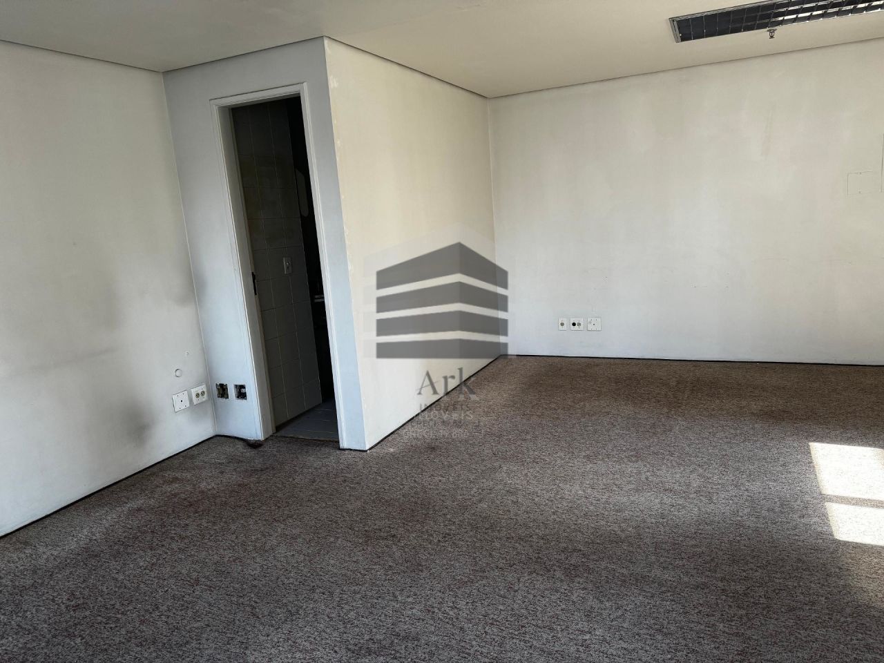 Sala Comercial à venda na Rua VergueiroVila Mariana - CM15821004.jpg